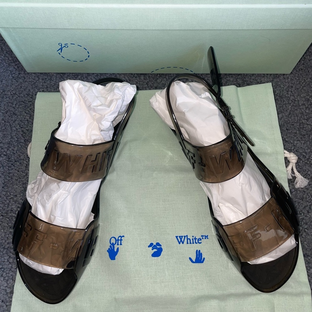 Brand new Off-White Sandas size 35 euro
